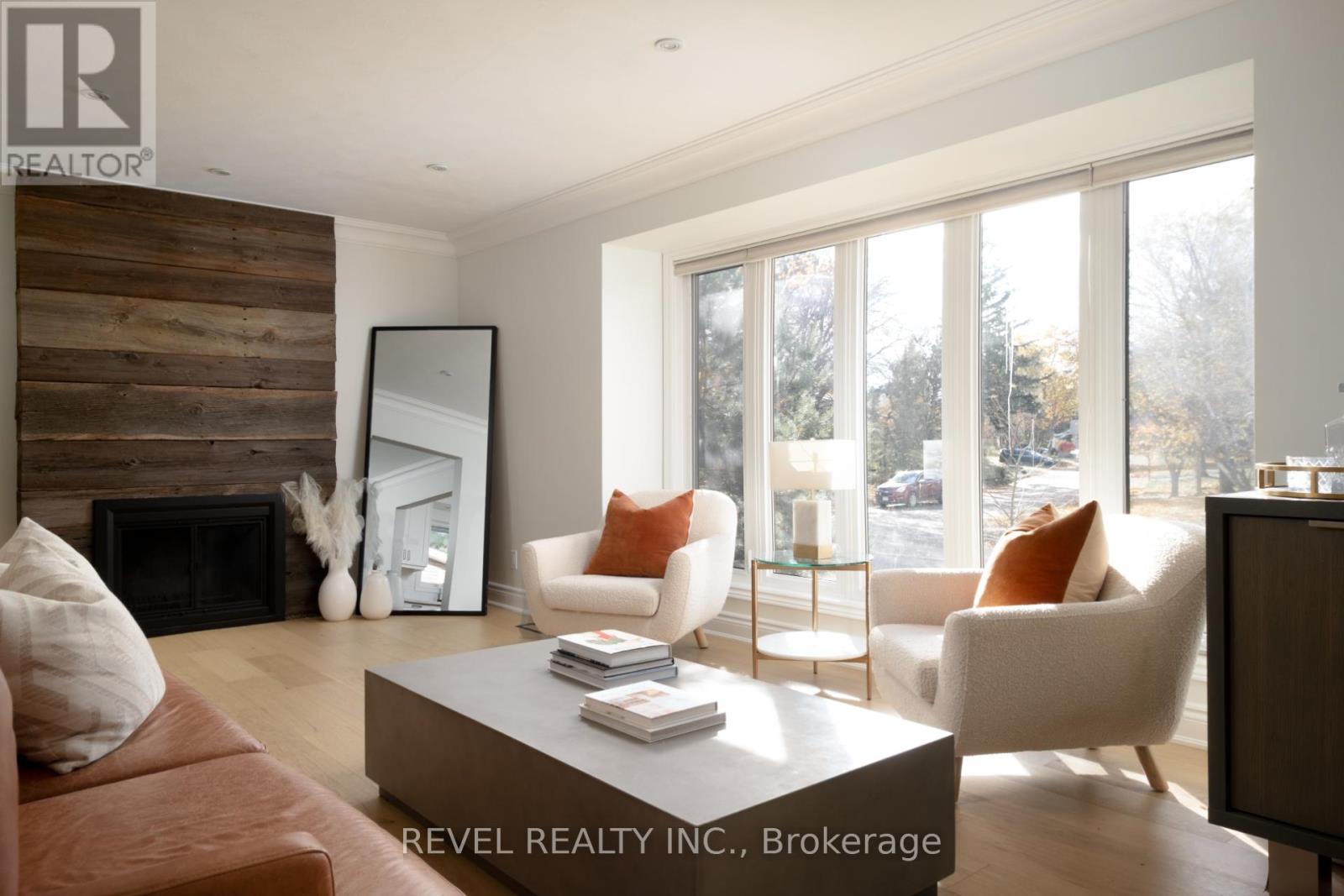 134 Fairwood Place W, Burlington, Ontario  L7T 4B6 - Photo 6 - W12765254