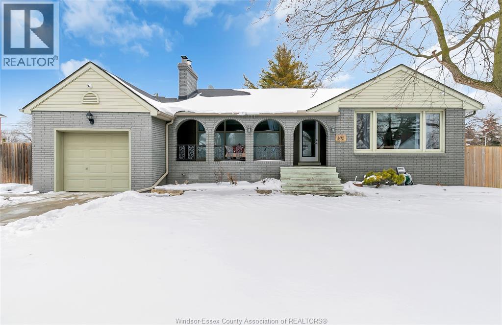 MLS# 26002736: 892 EASTLAWN AVENUE, Windsor, Canada