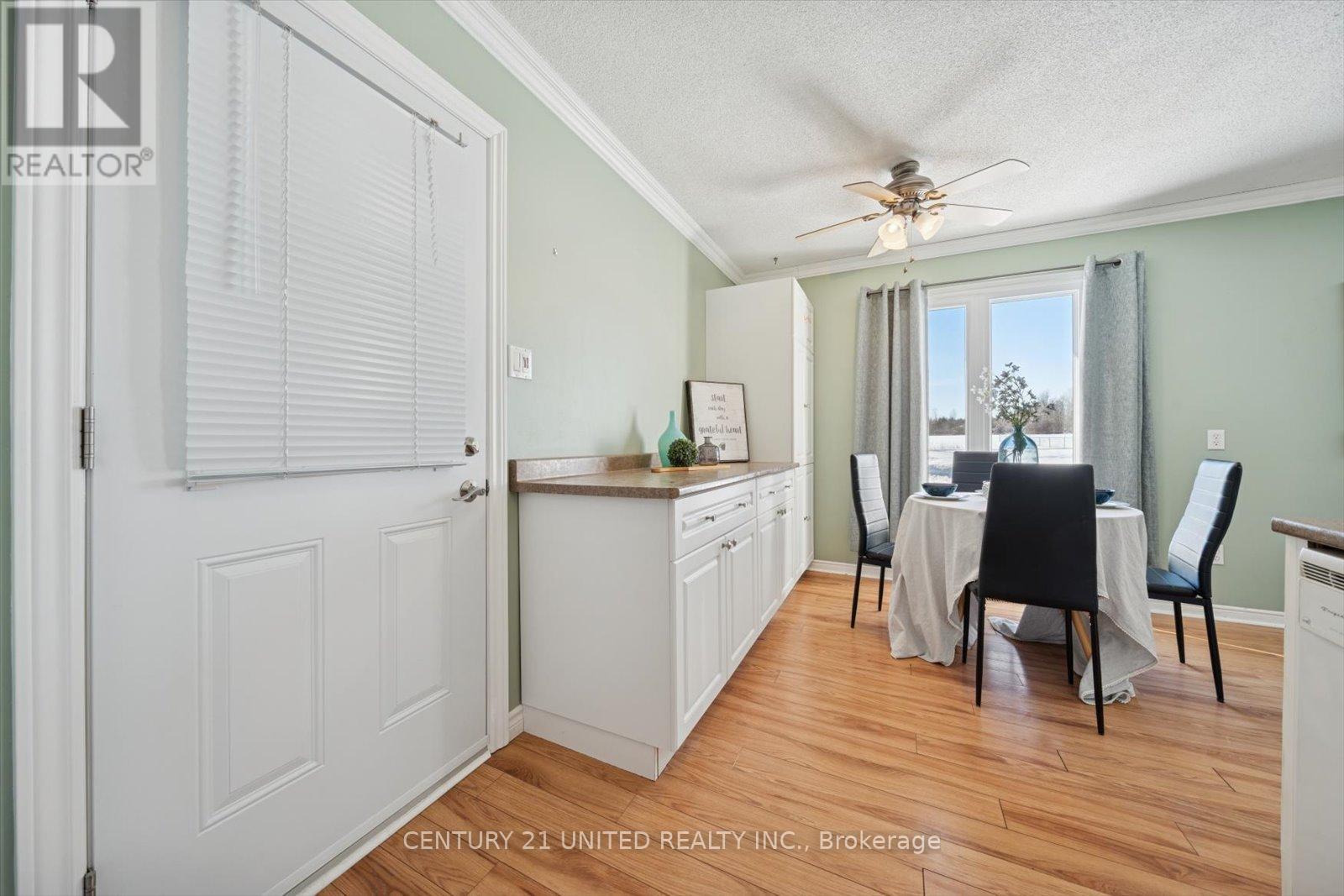 1186 Neptune Street, Peterborough (Northcrest Ward 5), Ontario  K9H 7M6 - Photo 9 - X12765850