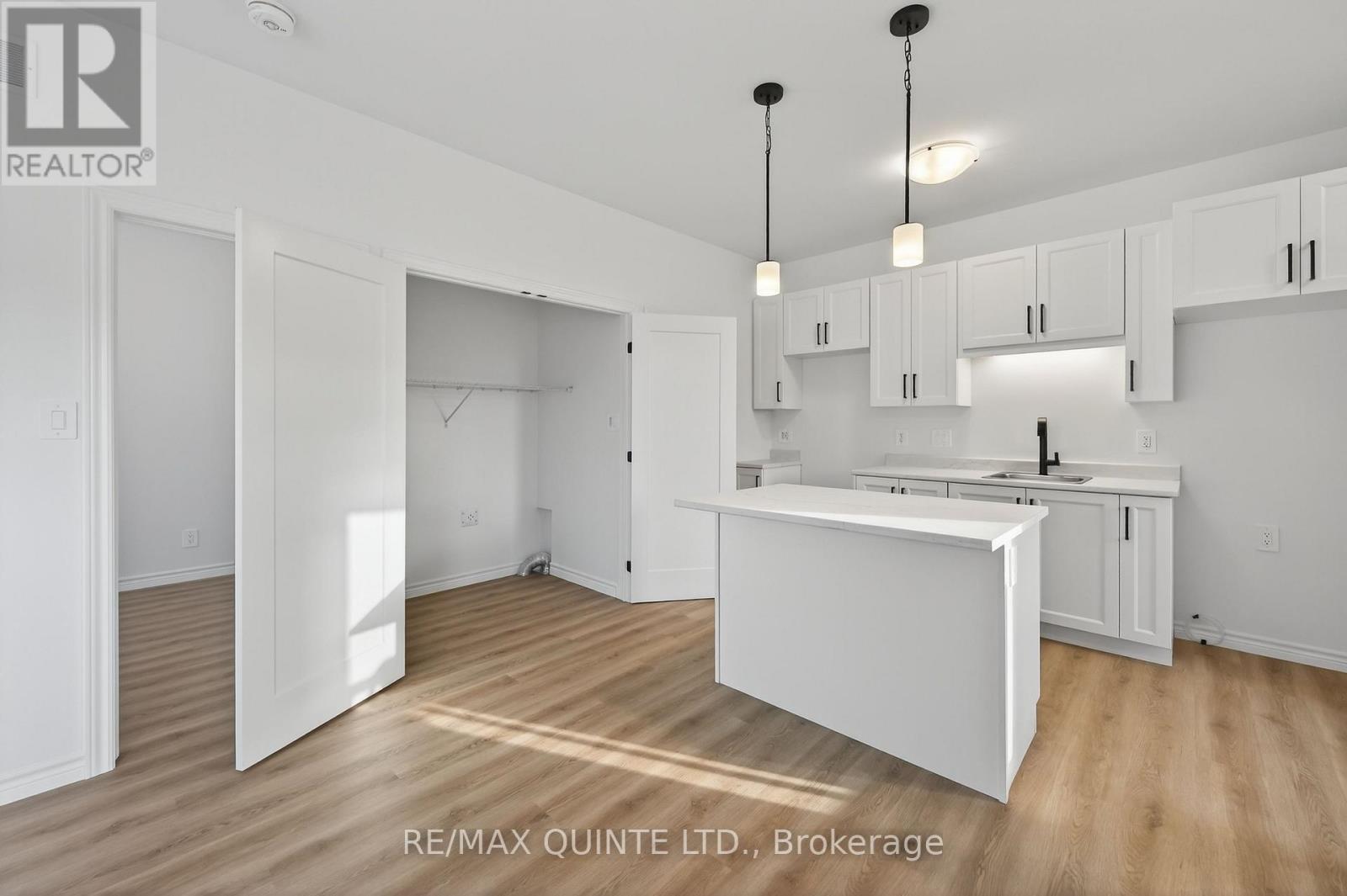 77b Athabaska Drive, Belleville (Thurlow Ward), Ontario  K8N 0T1 - Photo 10 - X12765852