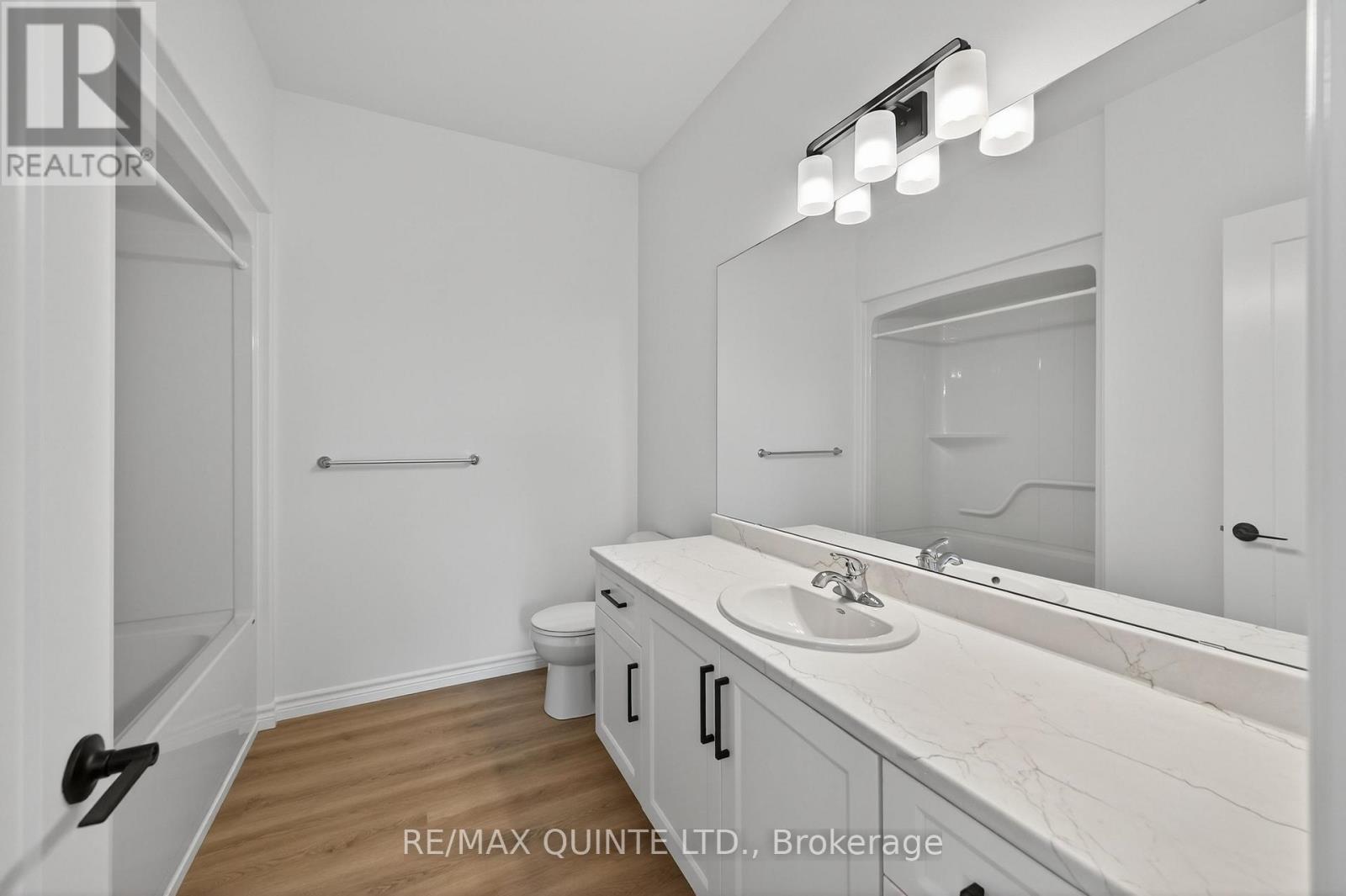 77b Athabaska Drive, Belleville (Thurlow Ward), Ontario  K8N 0T1 - Photo 13 - X12765852