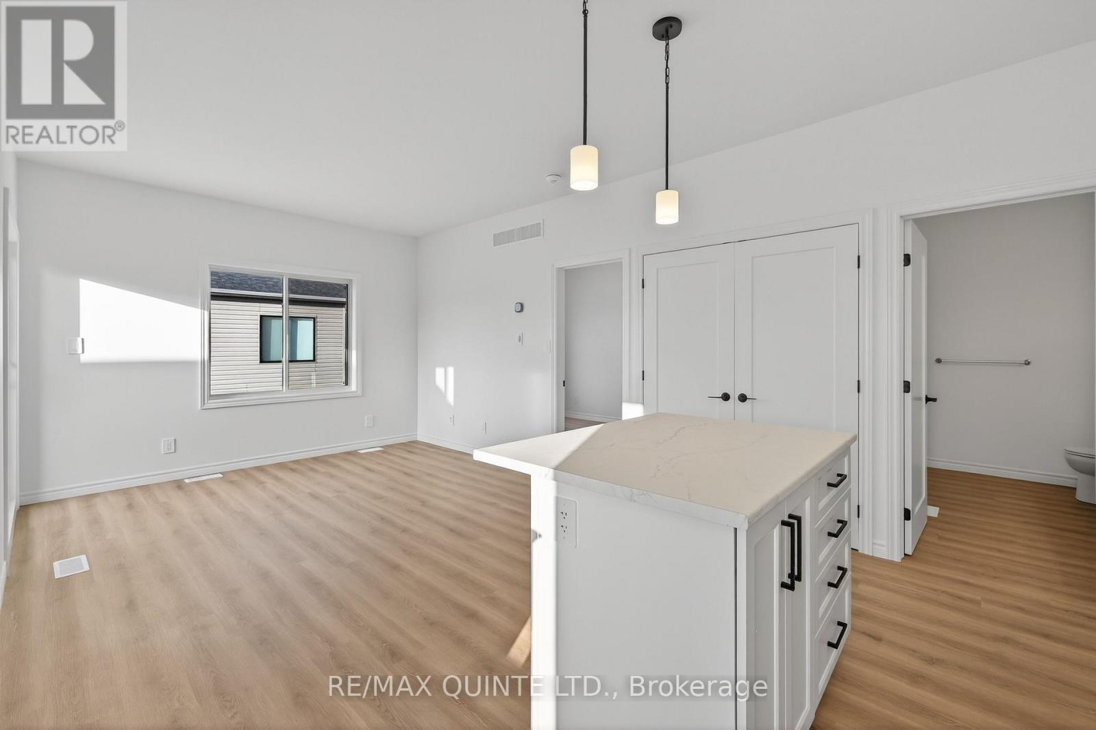 77b Athabaska Drive, Belleville (Thurlow Ward), Ontario  K8N 0T1 - Photo 8 - X12765852