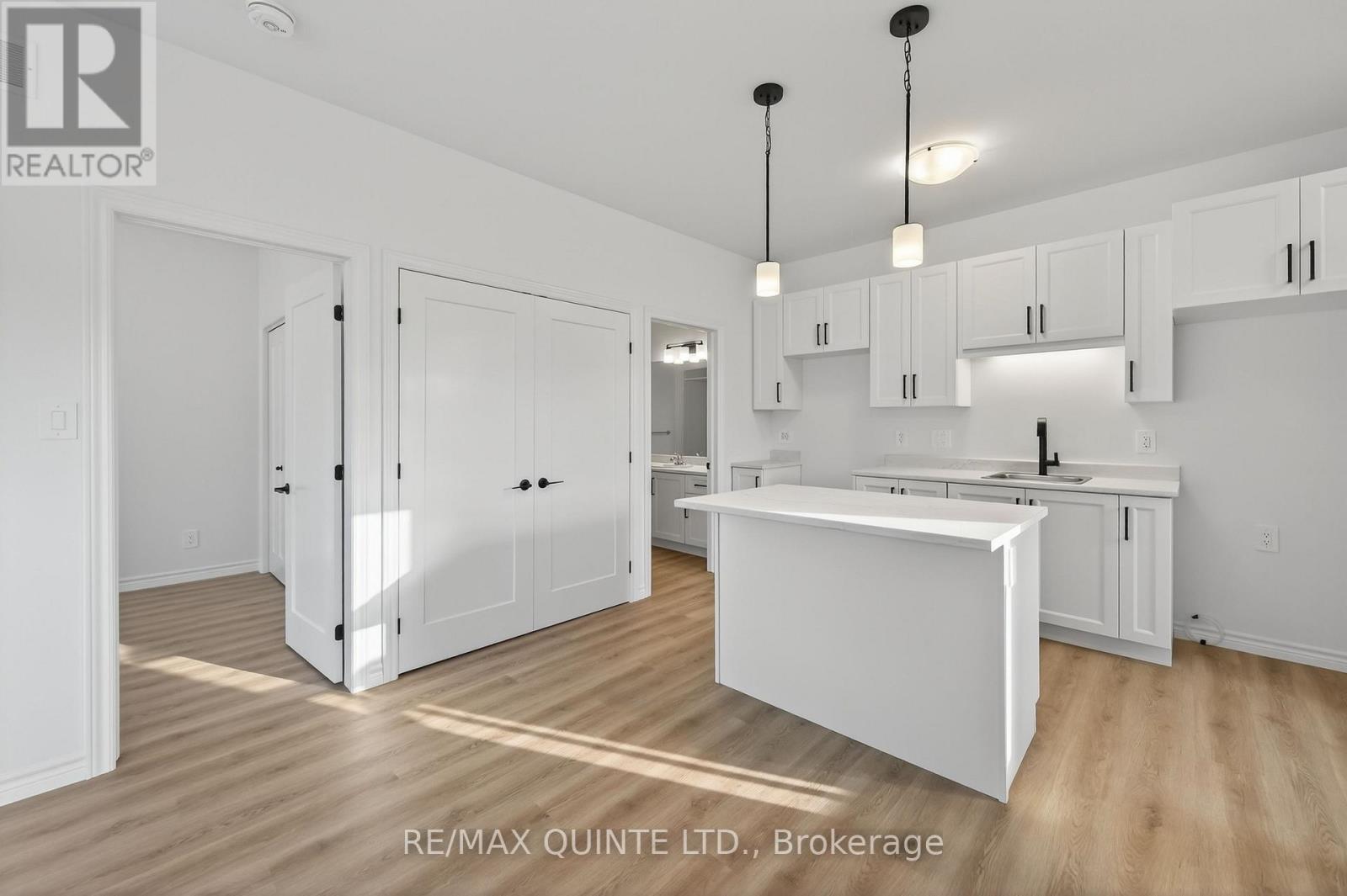 77b Athabaska Drive, Belleville (Thurlow Ward), Ontario  K8N 0T1 - Photo 9 - X12765852