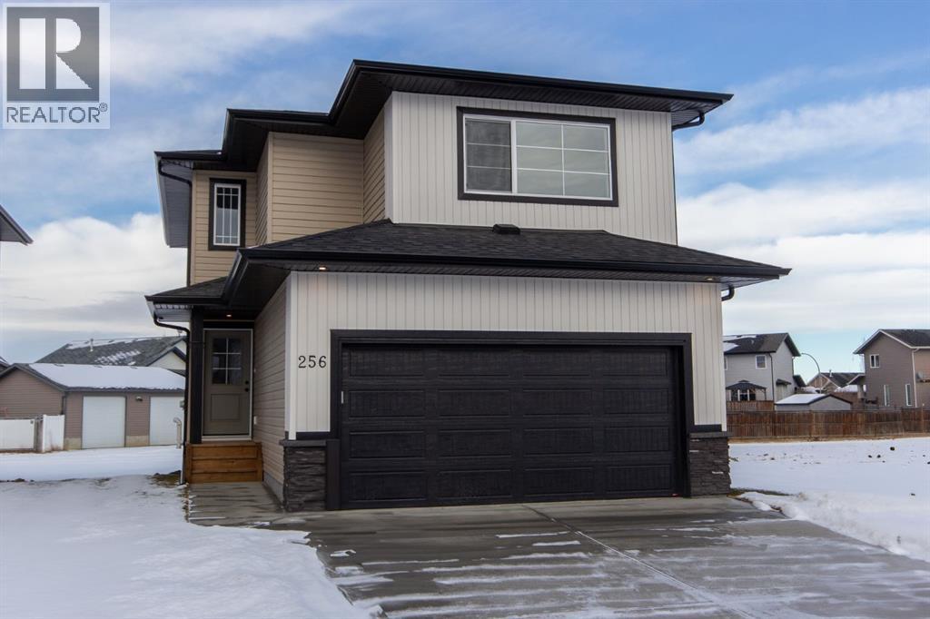 256 Augustus Way, Penhold, Alberta