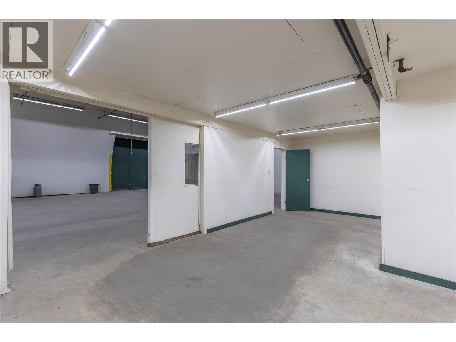 6248 Pleasant Valley Road, Vernon, British Columbia  V1B 3R3 - Photo 16 - 10373501