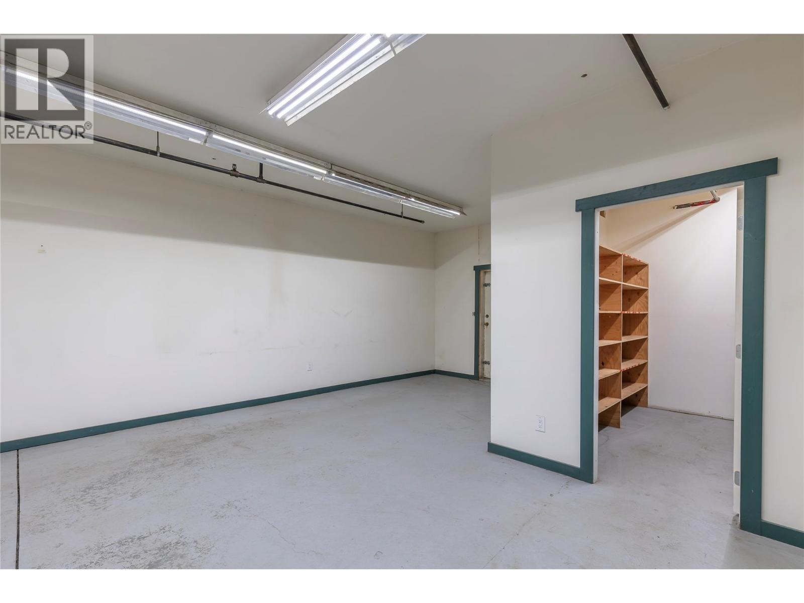 6248 Pleasant Valley Road, Vernon, British Columbia  V1B 3R3 - Photo 31 - 10373501