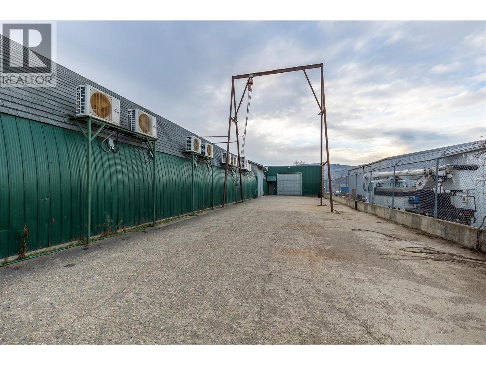 6248 Pleasant Valley Road, Vernon, British Columbia  V1B 3R3 - Photo 5 - 10373501