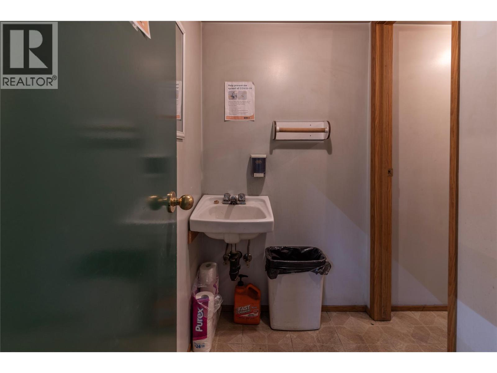 6248 Pleasant Valley Road, Vernon, British Columbia  V1B 3R3 - Photo 33 - 10373501