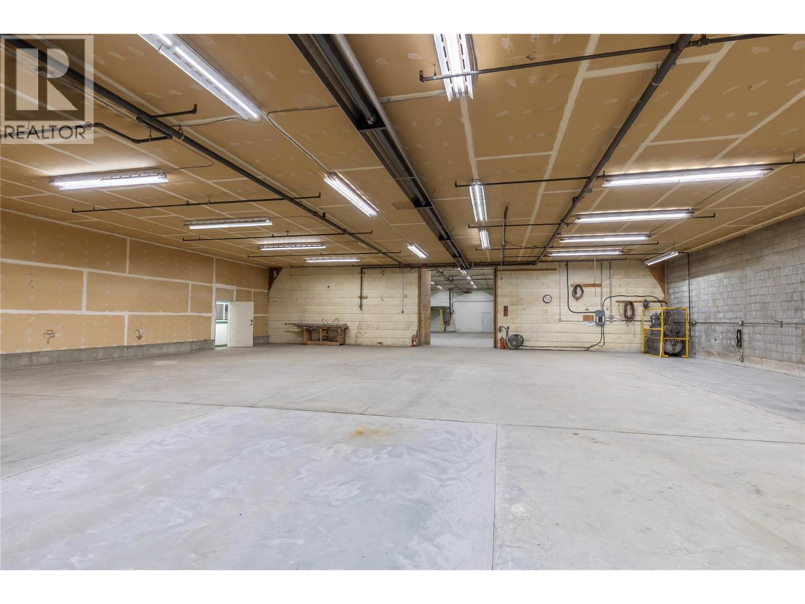 6248 Pleasant Valley Road, Vernon, British Columbia  V1B 3R3 - Photo 27 - 10373501