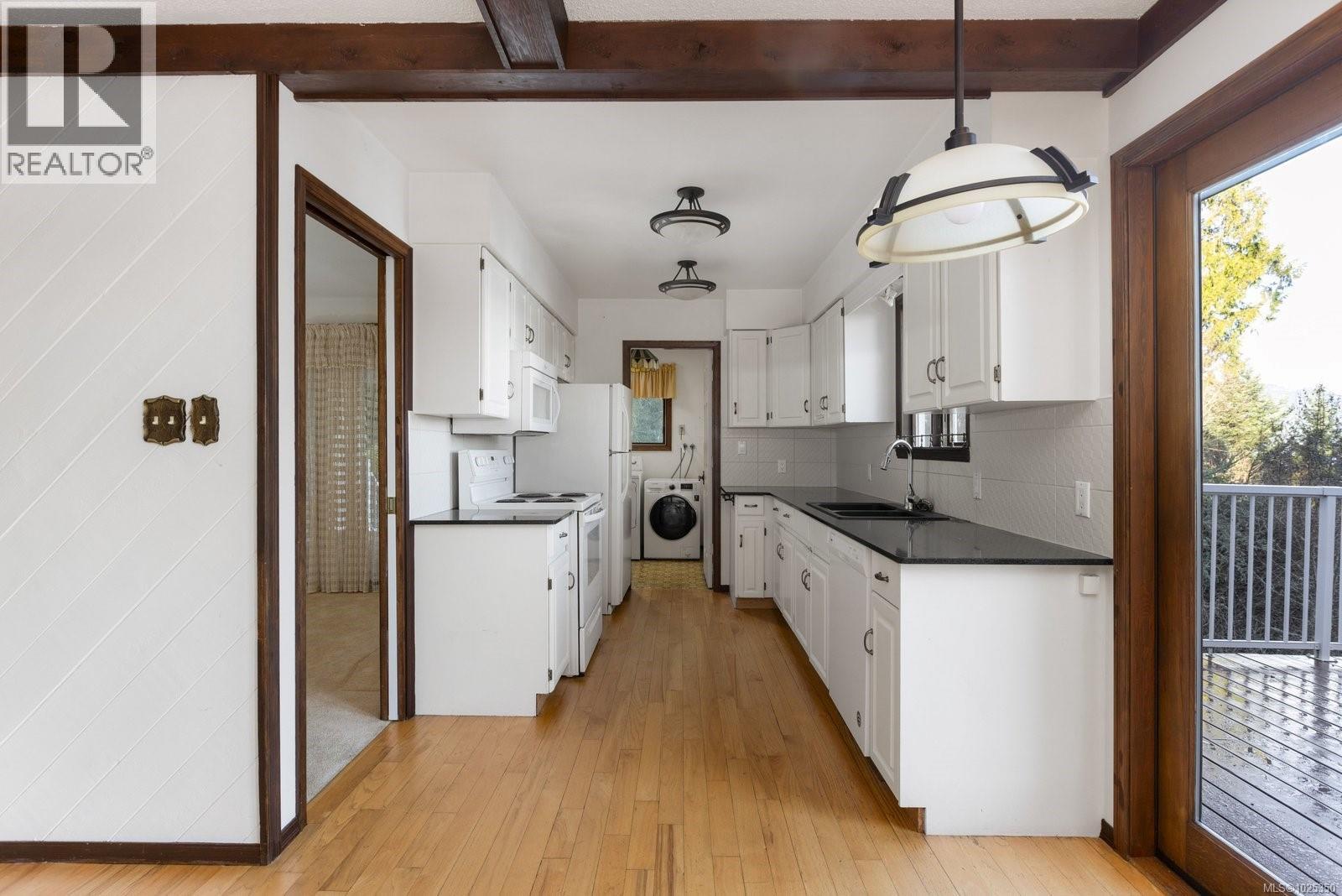 1678 Lands End Rd, North Saanich, British Columbia  V8L 5L5 - Photo 12 - 1025350