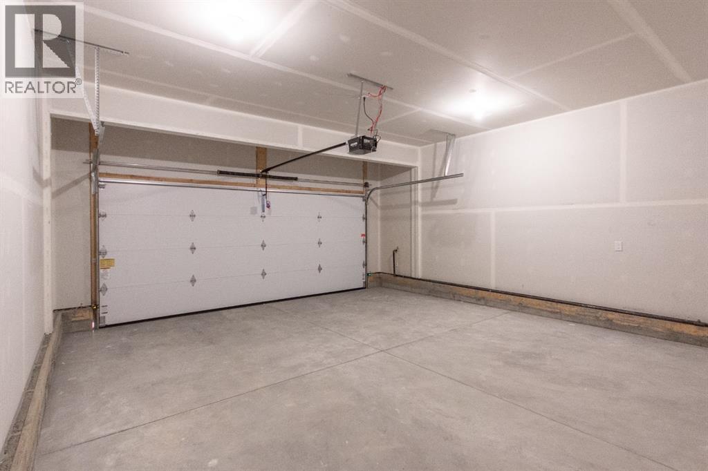 208 Augustus Way, Penhold, Alberta  T0M 1R0 - Photo 26 - A2280293