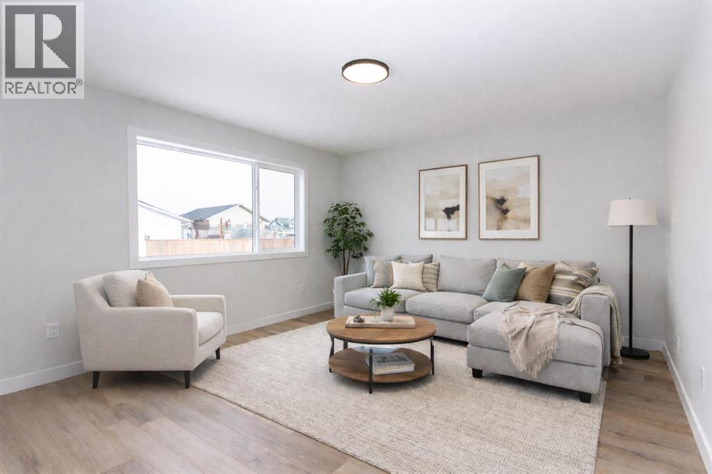 208 Augustus Way, Penhold, Alberta  T0M 1R0 - Photo 16 - A2280293