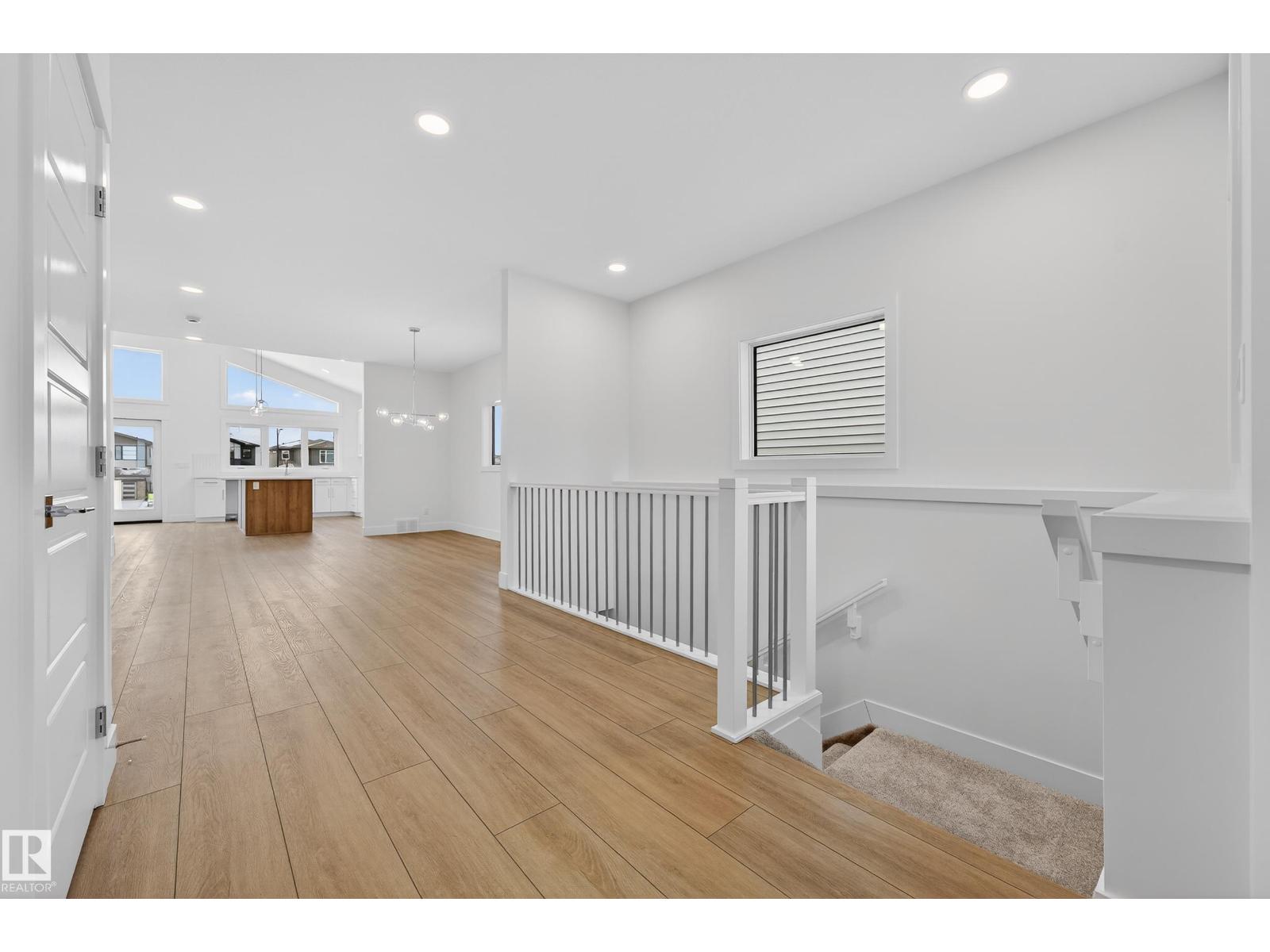 7093 Kiviaq Cr Sw, Edmonton, Alberta  T6W 5N7 - Photo 4 - E4467501