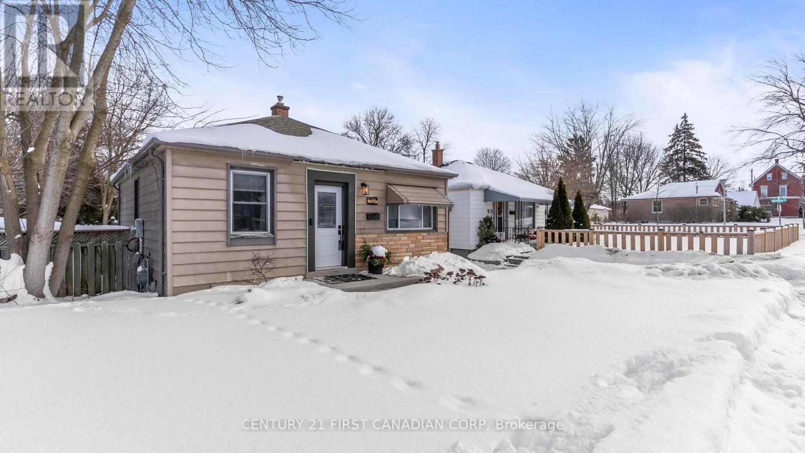 16 Elliott Street, London East (East C), Ontario  N5Y 2E3 - Photo 3 - X12765920