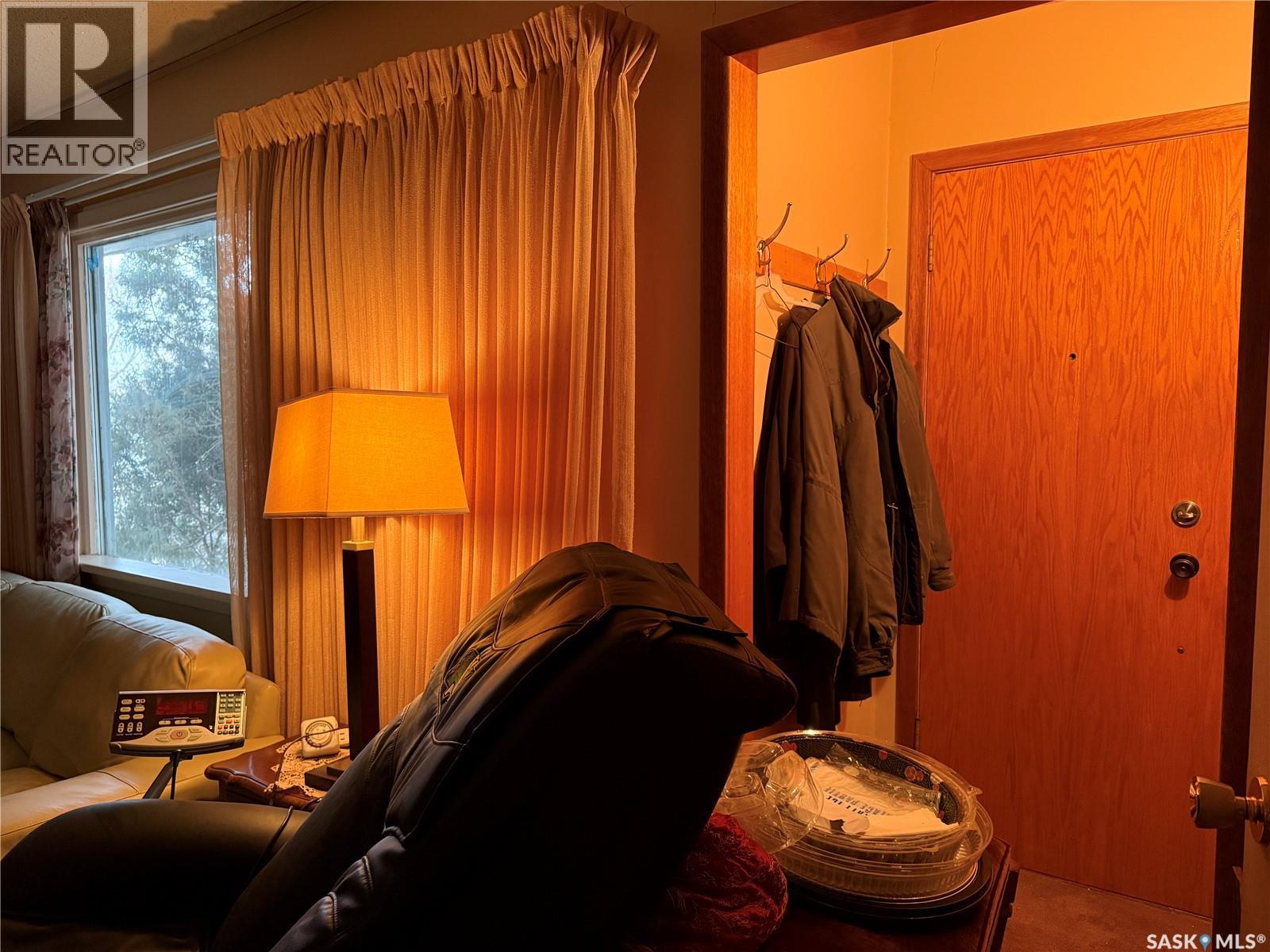 637 Tapley Street, Moose Jaw, Saskatchewan  S6H 5T8 - Photo 2 - SK028071