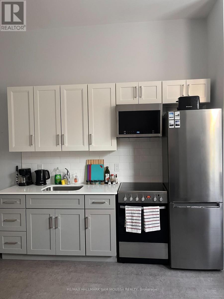 2 - 232 Cooper Street, Ottawa, Ontario  K2P 0G4 - Photo 3 - X12765898