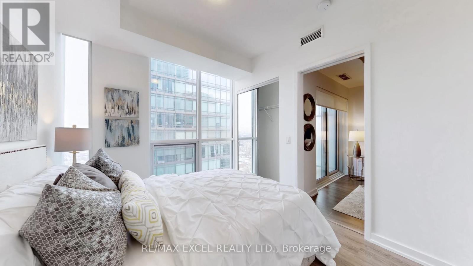 2806 - 1 Yorkville Avenue, Toronto, Ontario  M4W 1L1 - Photo 13 - C12761886