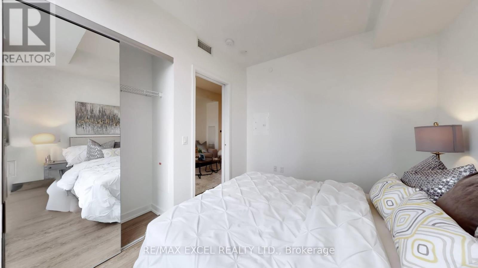 2806 - 1 Yorkville Avenue, Toronto, Ontario  M4W 1L1 - Photo 16 - C12761886