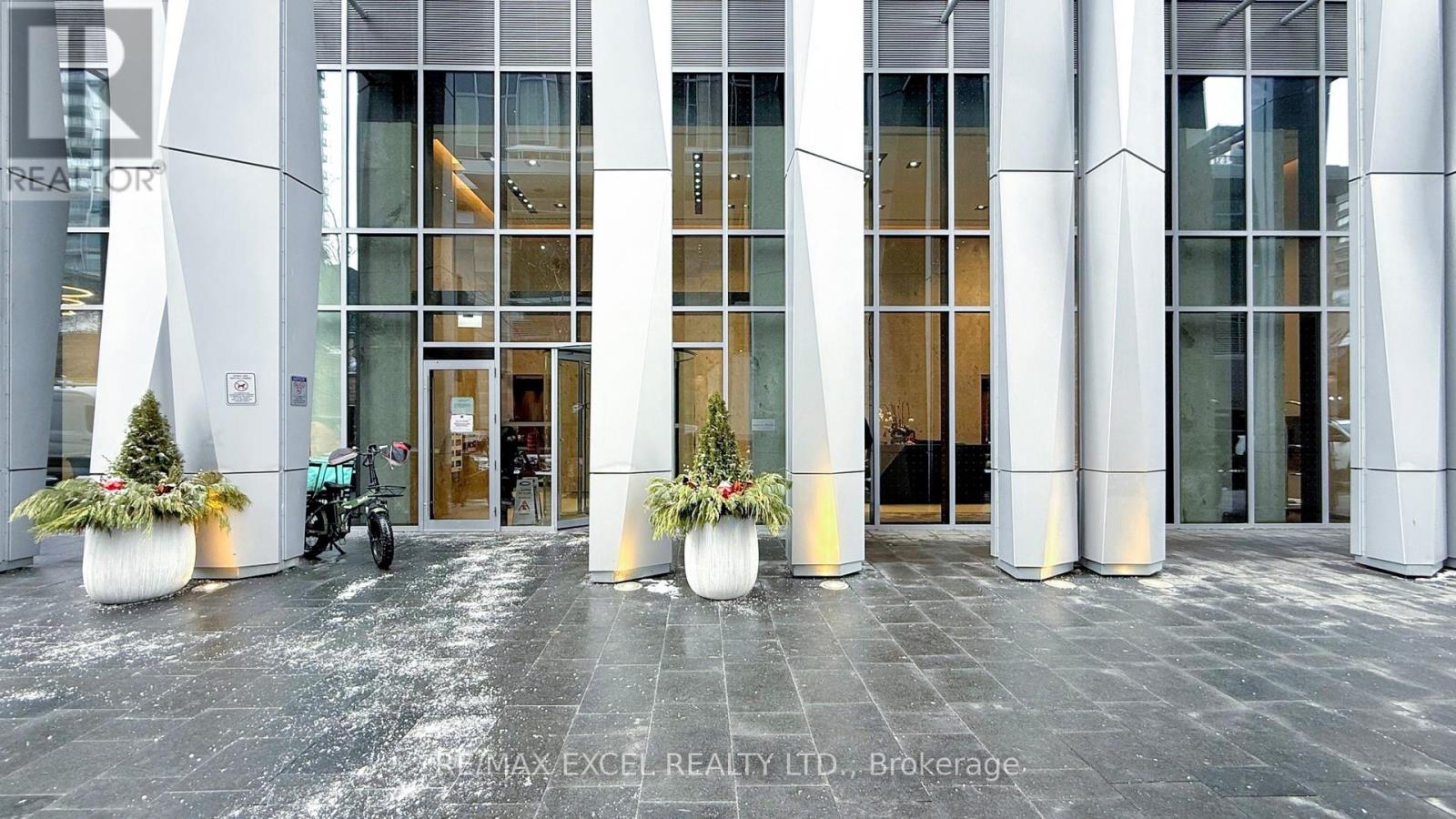 2806 - 1 Yorkville Avenue, Toronto, Ontario  M4W 1L1 - Photo 43 - C12761886