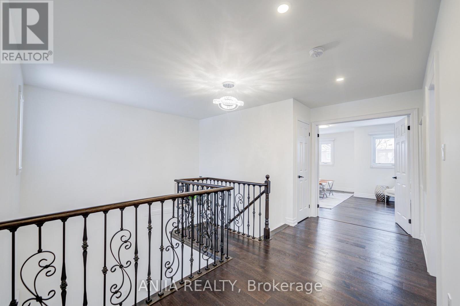 289 Hoover Park Drive, Whitchurch-Stouffville, Ontario  L4A 1K9 - Photo 22 - N12761138