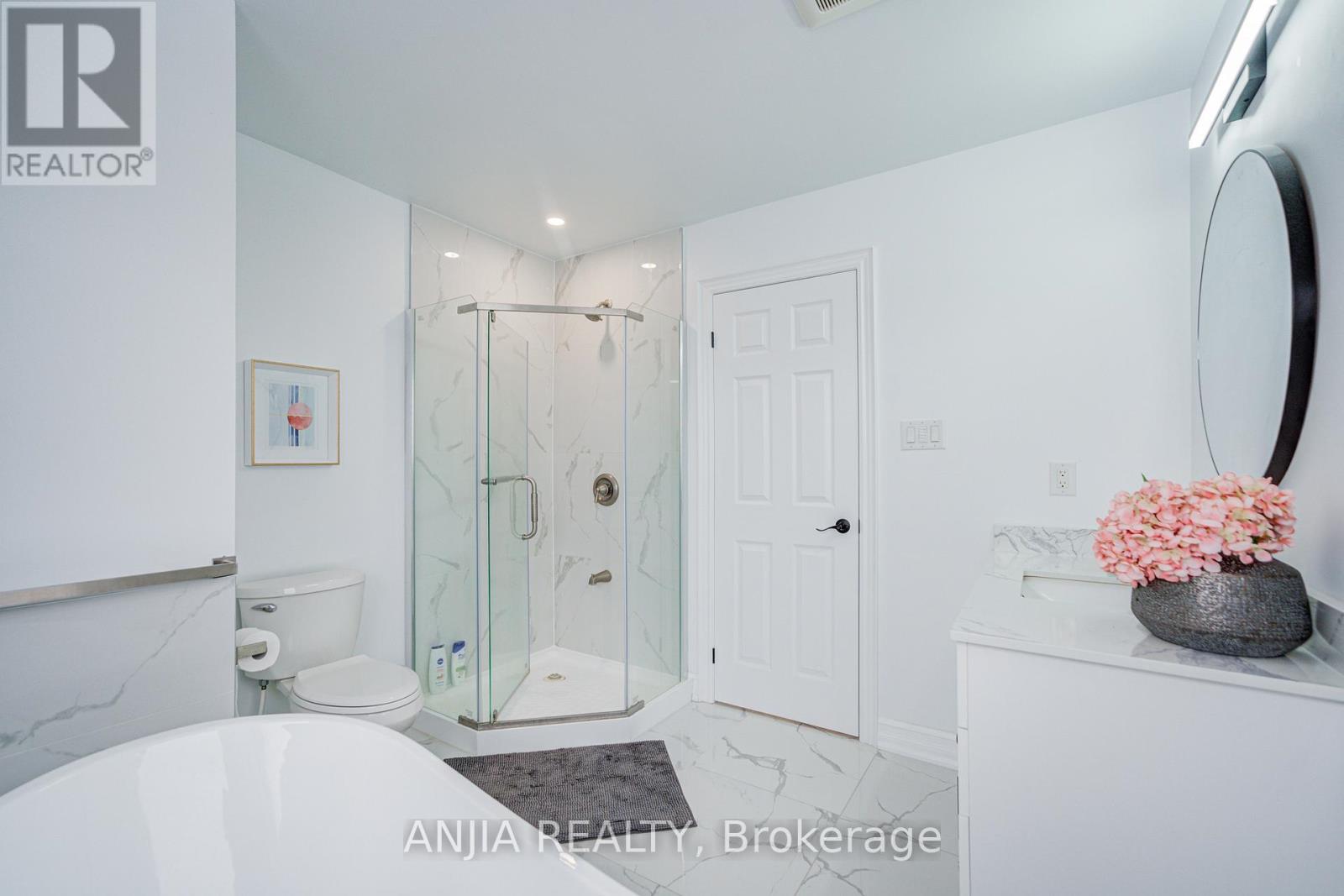 289 Hoover Park Drive, Whitchurch-Stouffville, Ontario  L4A 1K9 - Photo 29 - N12761138