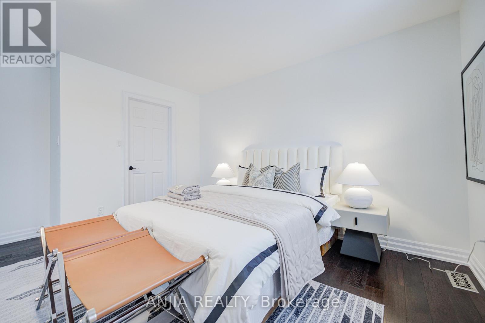 289 Hoover Park Drive, Whitchurch-Stouffville, Ontario  L4A 1K9 - Photo 25 - N12761138