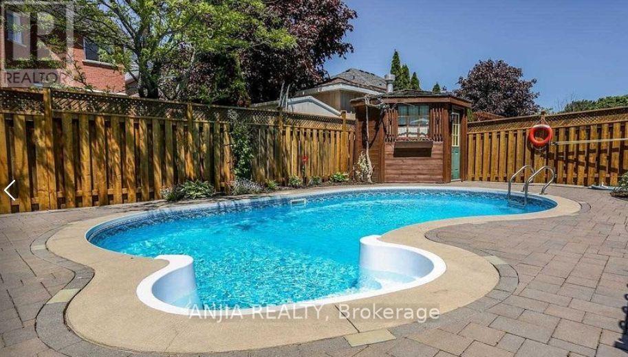 289 Hoover Park Drive, Whitchurch-Stouffville, Ontario  L4A 1K9 - Photo 45 - N12761138