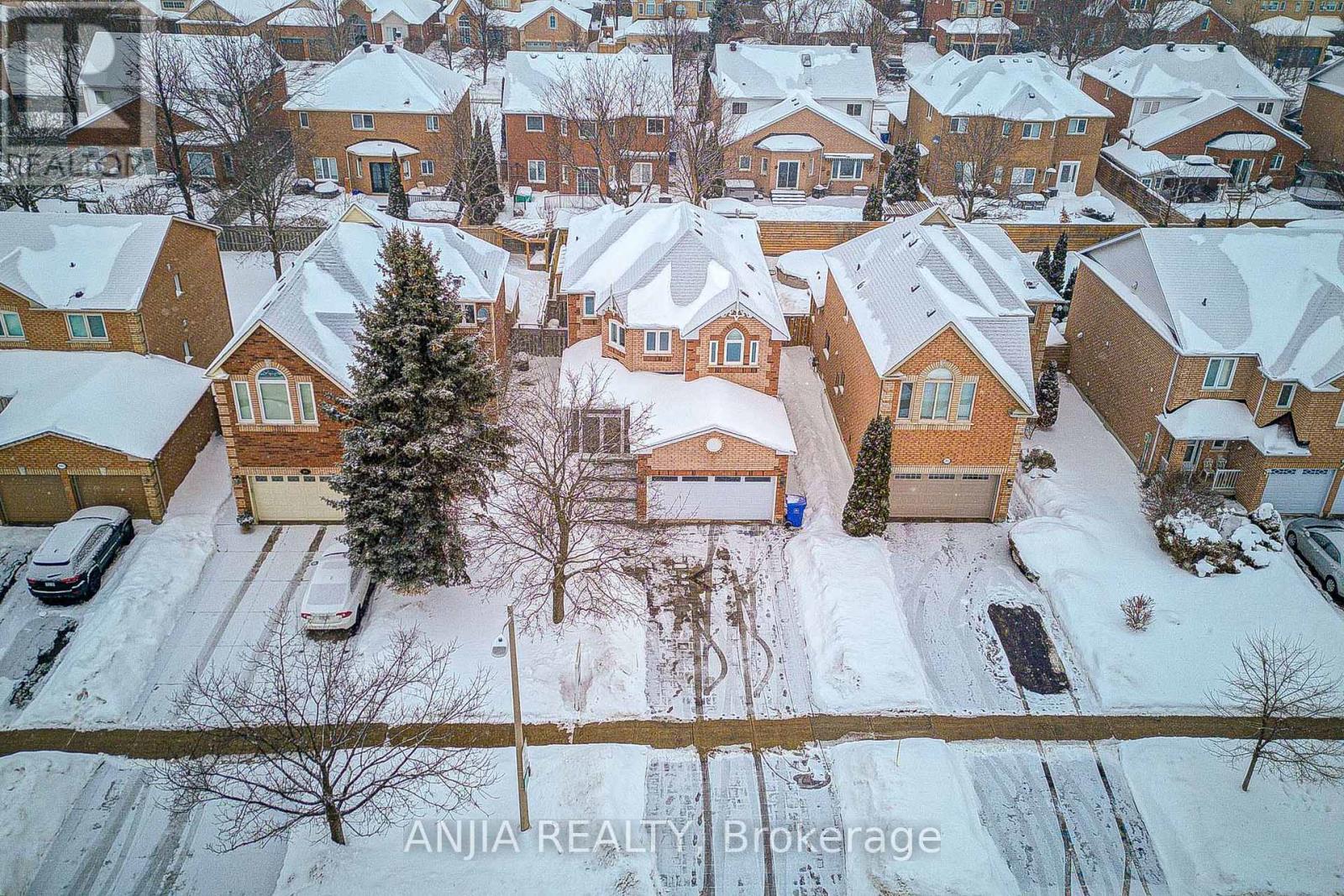 289 Hoover Park Drive, Whitchurch-Stouffville, Ontario  L4A 1K9 - Photo 49 - N12761138