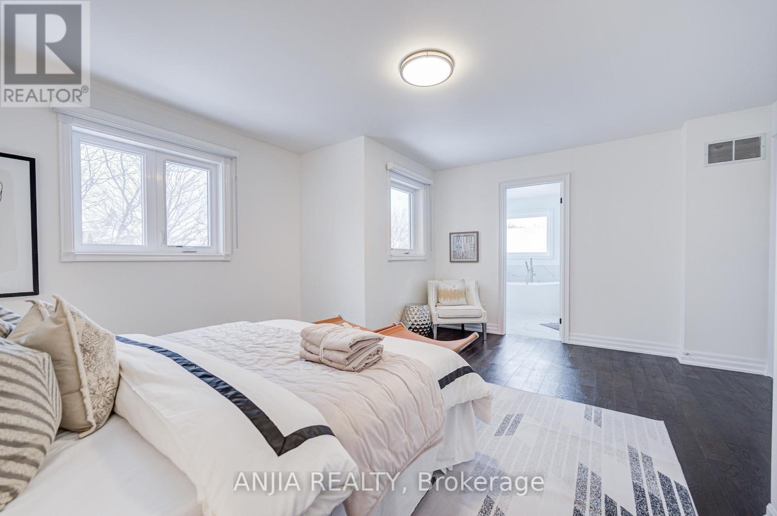 289 Hoover Park Drive, Whitchurch-Stouffville, Ontario  L4A 1K9 - Photo 26 - N12761138