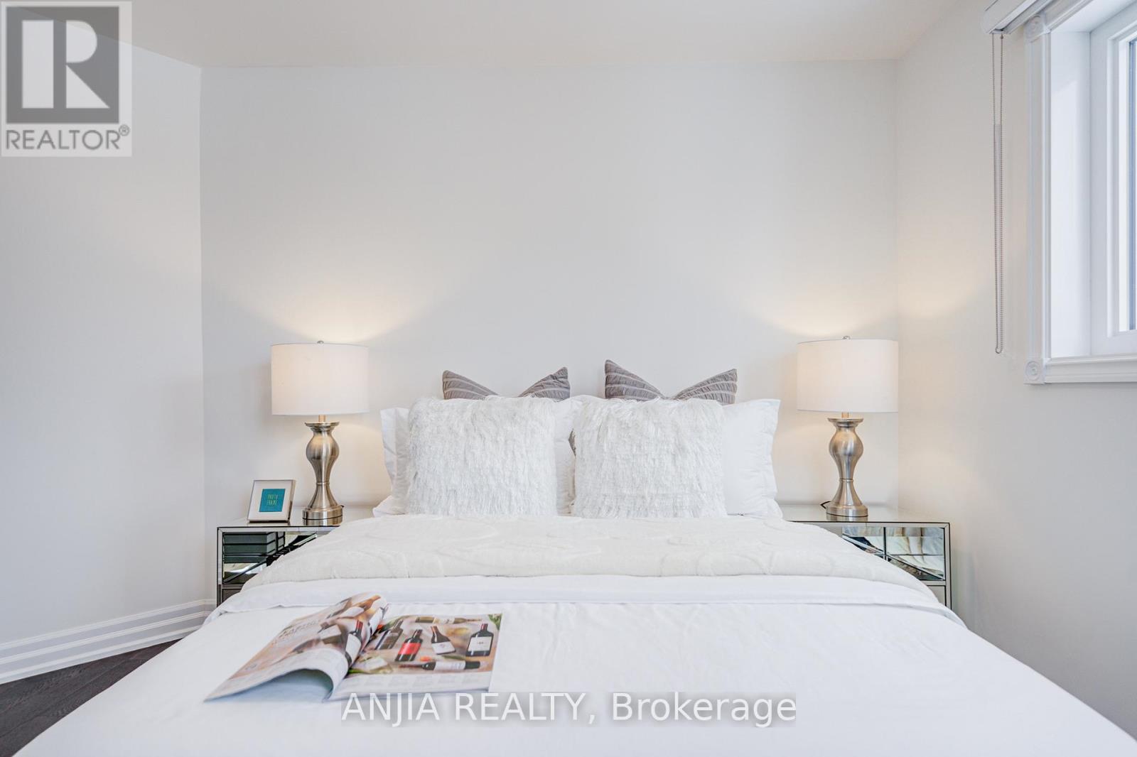 289 Hoover Park Drive, Whitchurch-Stouffville, Ontario  L4A 1K9 - Photo 34 - N12761138