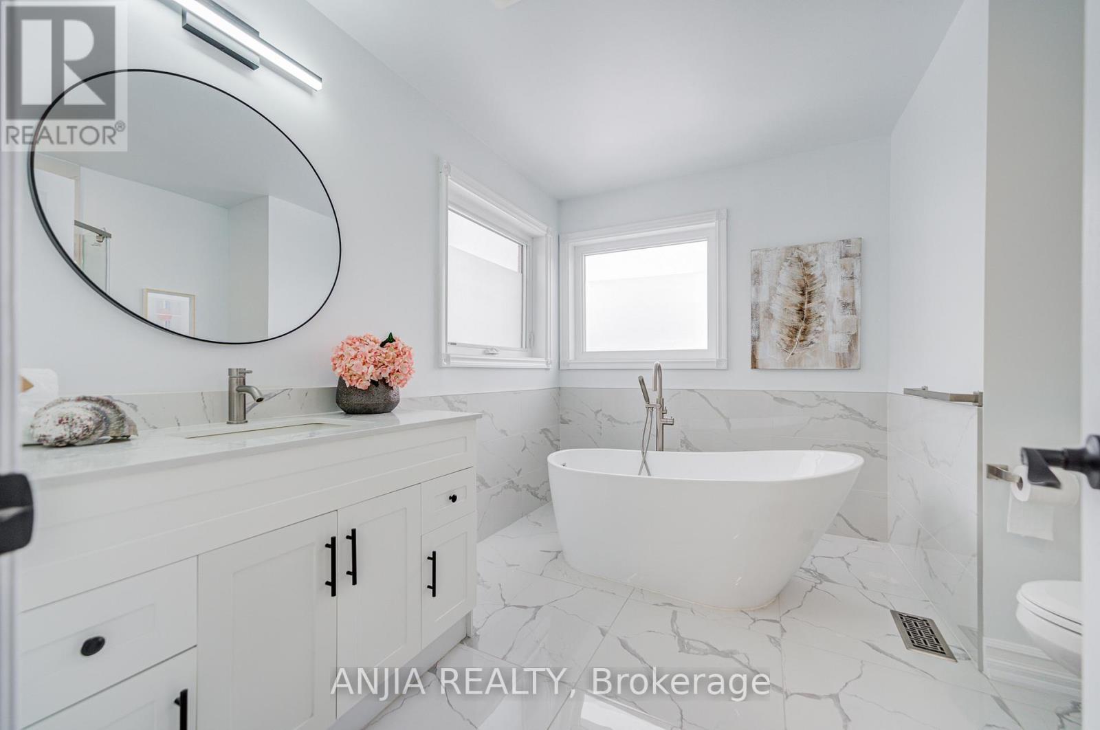 289 Hoover Park Drive, Whitchurch-Stouffville, Ontario  L4A 1K9 - Photo 27 - N12761138