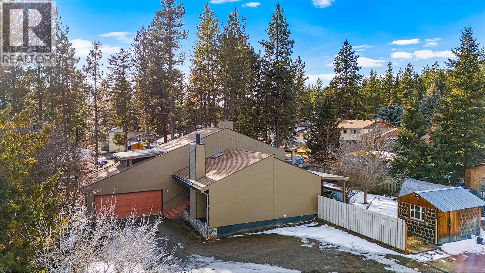 715 29th Avenue Nw, Cranbrook, British Columbia  V1C 6V2 - Photo 1 - 10374924