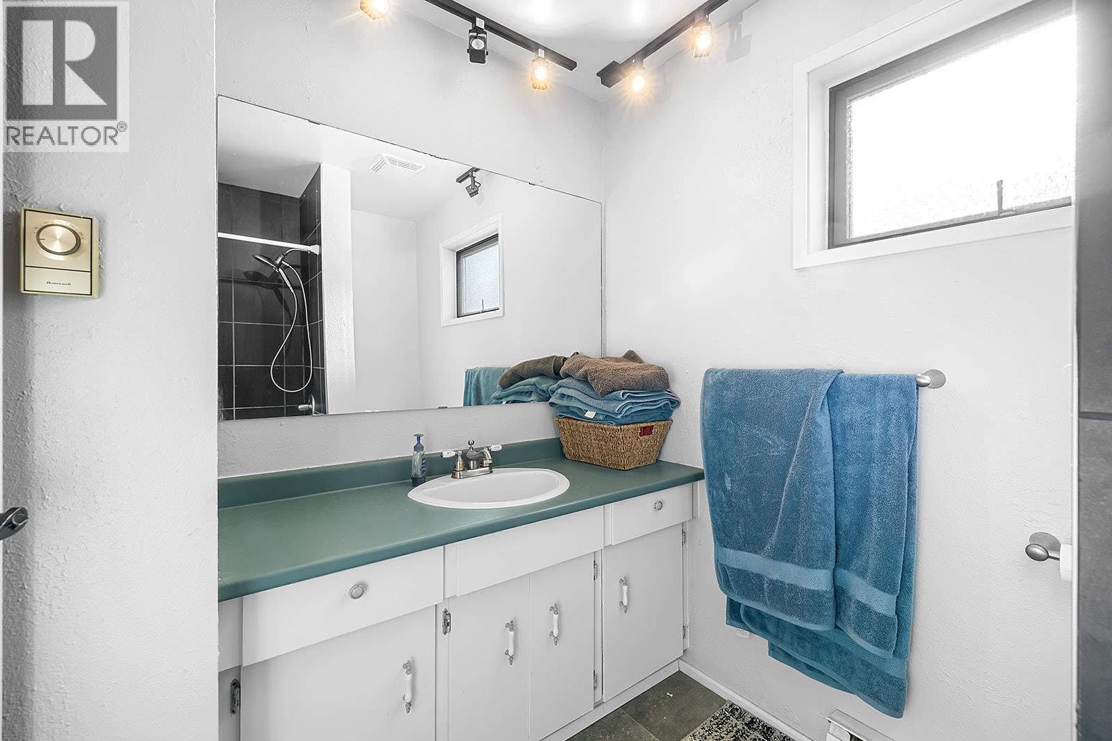 715 29th Avenue Nw, Cranbrook, British Columbia  V1C 6V2 - Photo 39 - 10374924