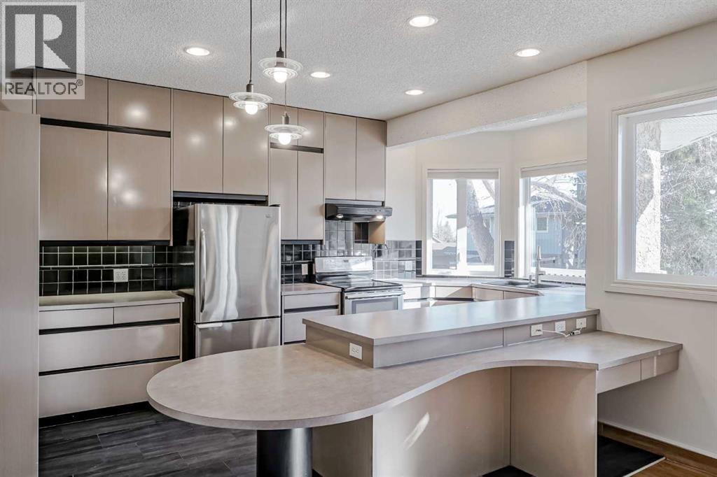 127 Canterbury Court Sw, Calgary, Alberta  T2W 6C1 - Photo 15 - A2269104