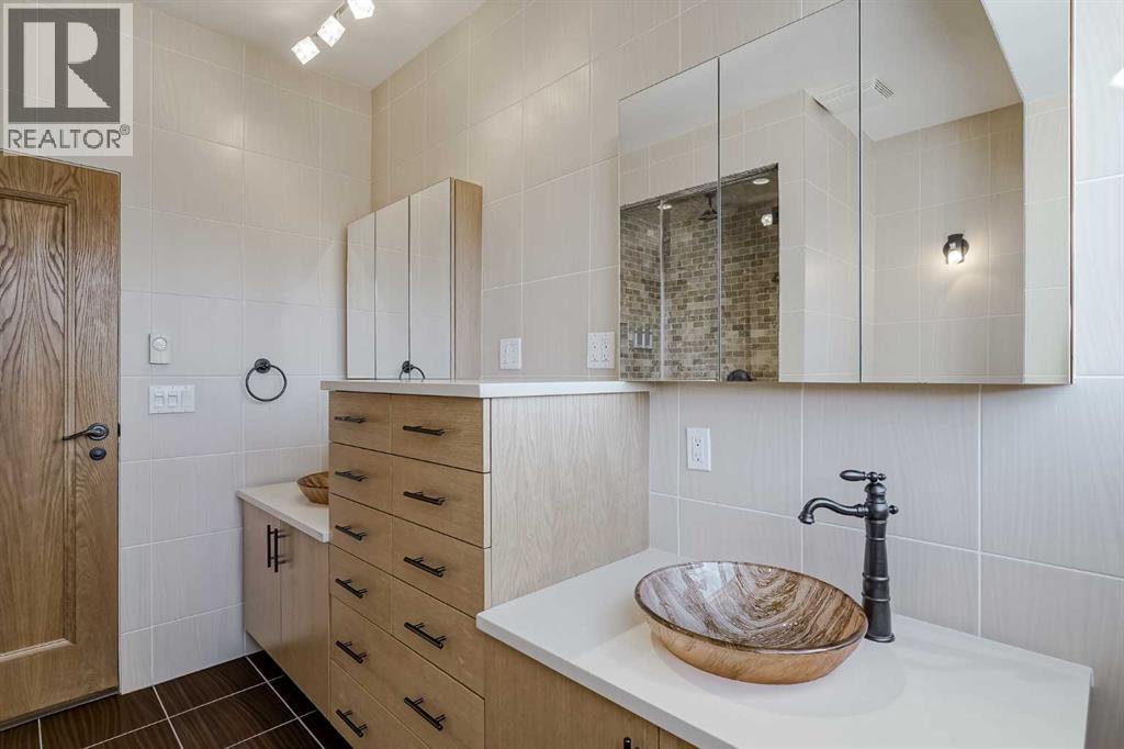 127 Canterbury Court Sw, Calgary, Alberta  T2W 6C1 - Photo 25 - A2269104