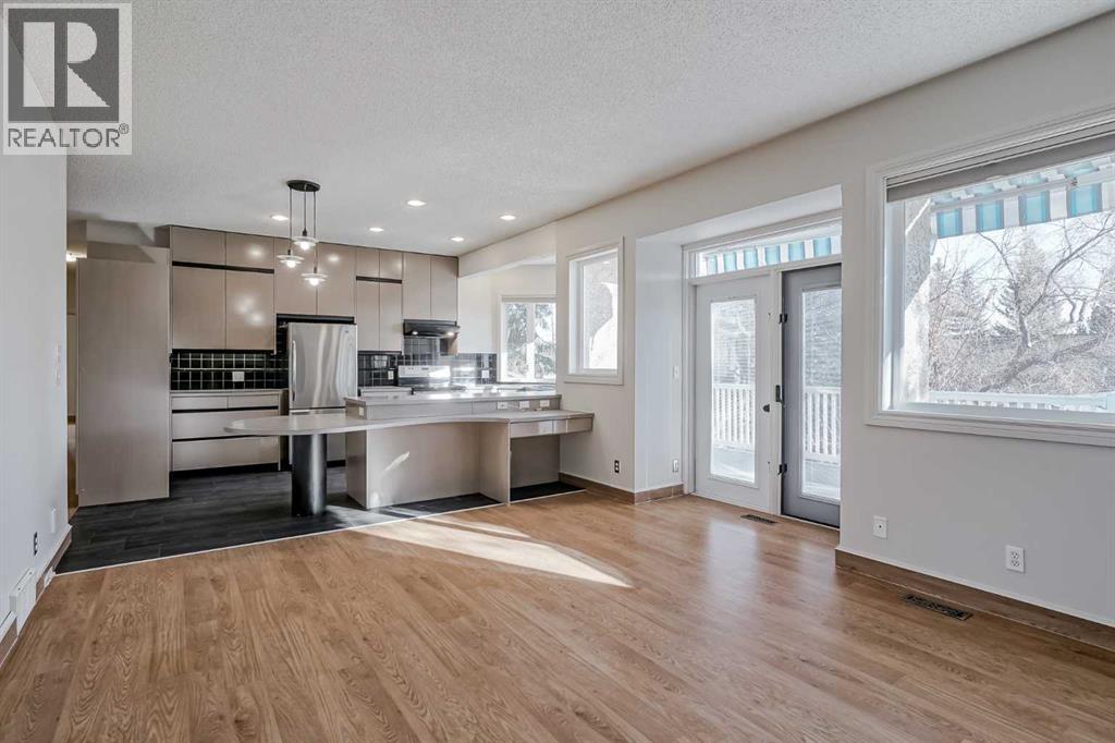 127 Canterbury Court Sw, Calgary, Alberta  T2W 6C1 - Photo 9 - A2269104