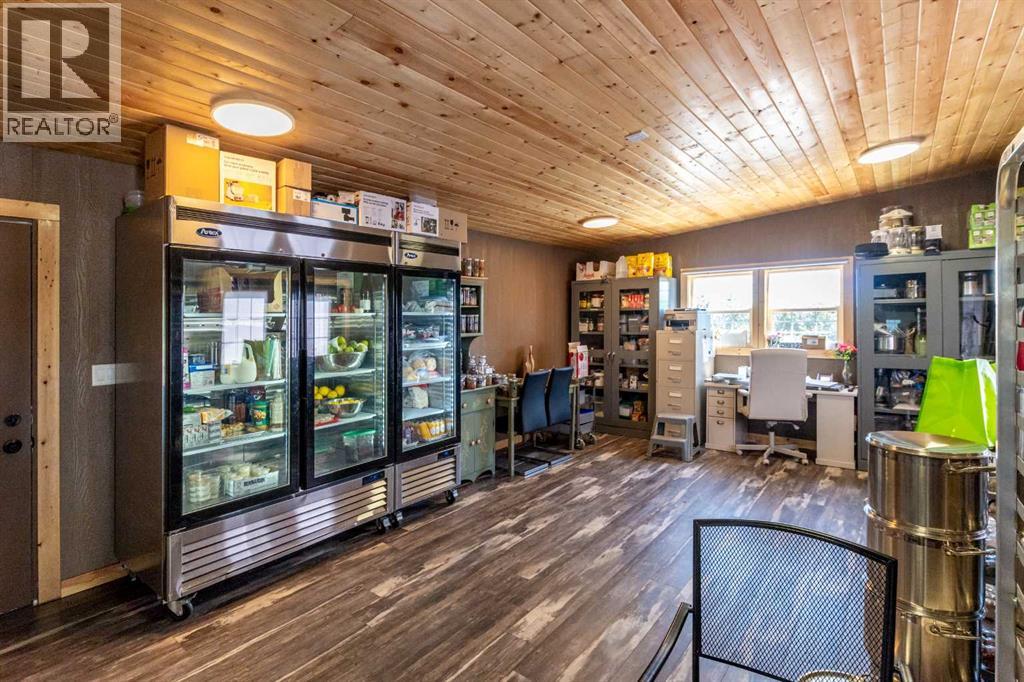 10 & 20, 30061 Range Road 23, Rural Mountain View County, Alberta  T0M 0N0 - Photo 34 - A2282508