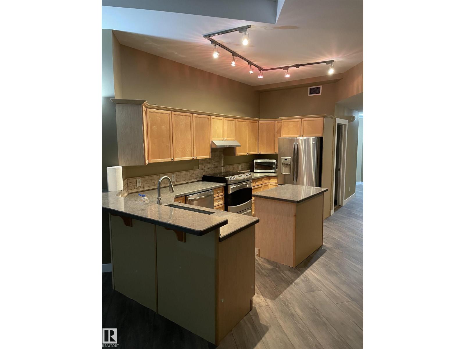 #301 10106 105 ST NW, edmonton, Alberta