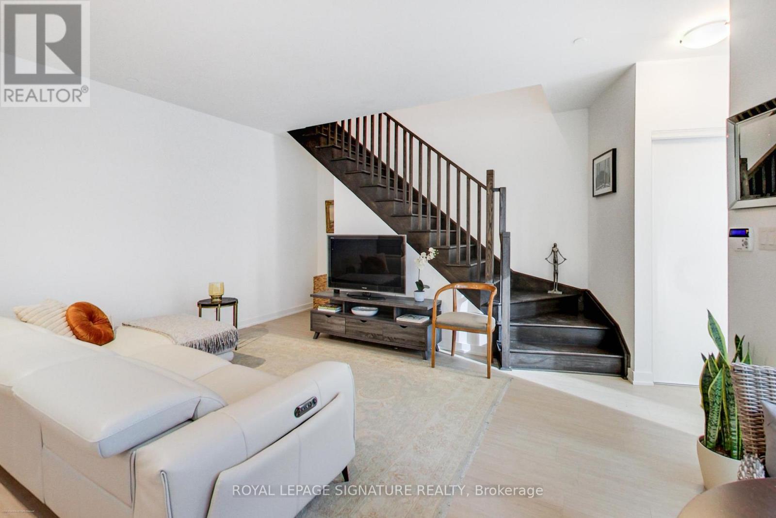 Th105 - 30 Ordnance Street, Toronto, Ontario  M6K 0C8 - Photo 7 - C12765838