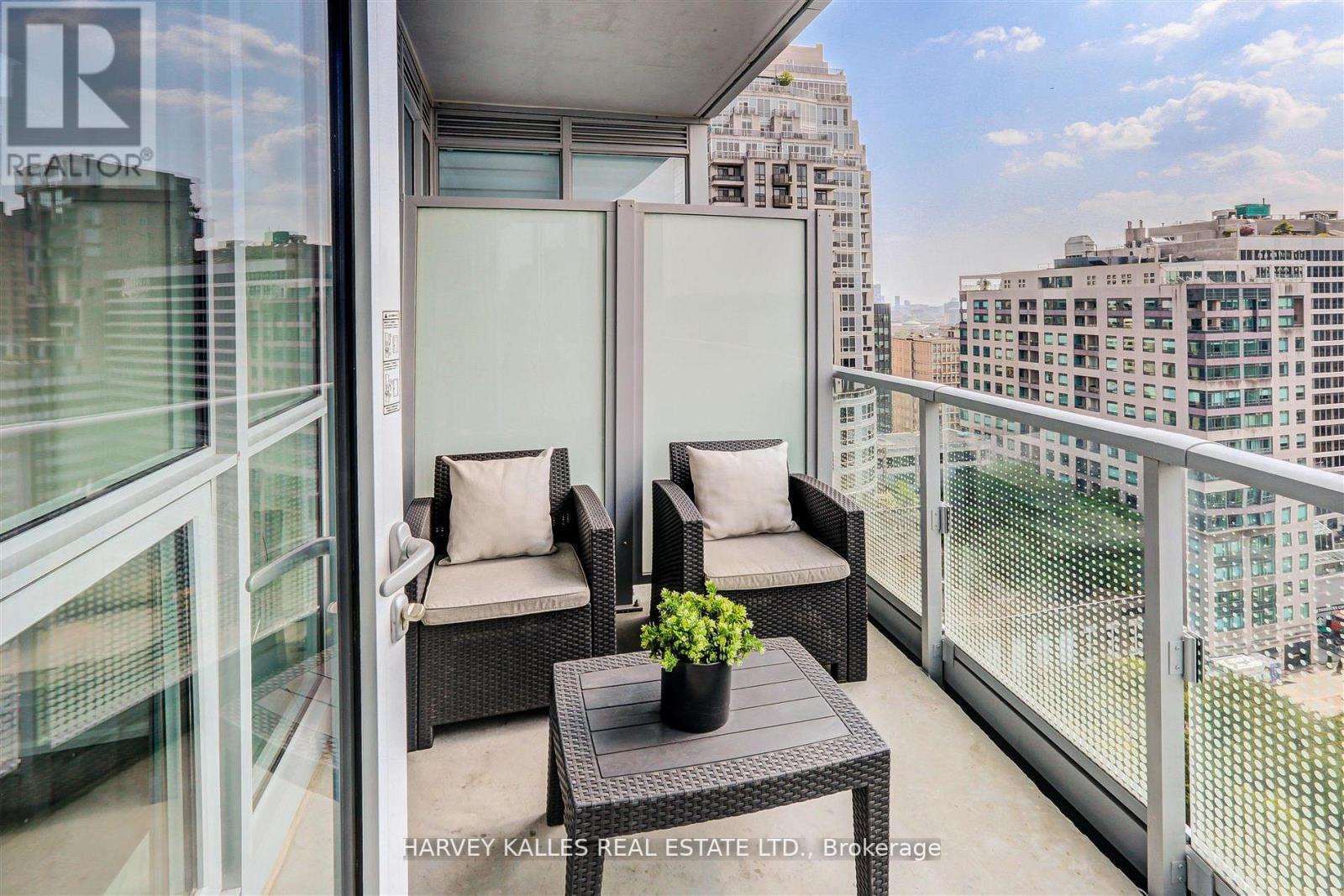 1804 - 88 Cumberland Street, Toronto, Ontario  M5R 1A3 - Photo 12 - C12765846