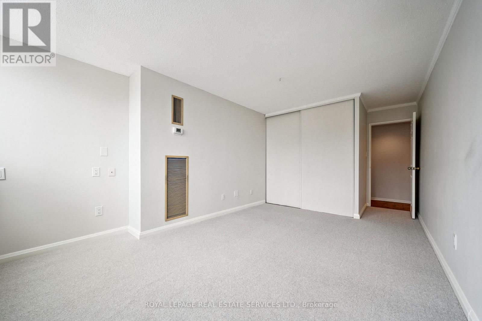 2001 - 75 Wynford Heights Crescent, Toronto, Ontario  M3C 3H9 - Photo 25 - C12765888