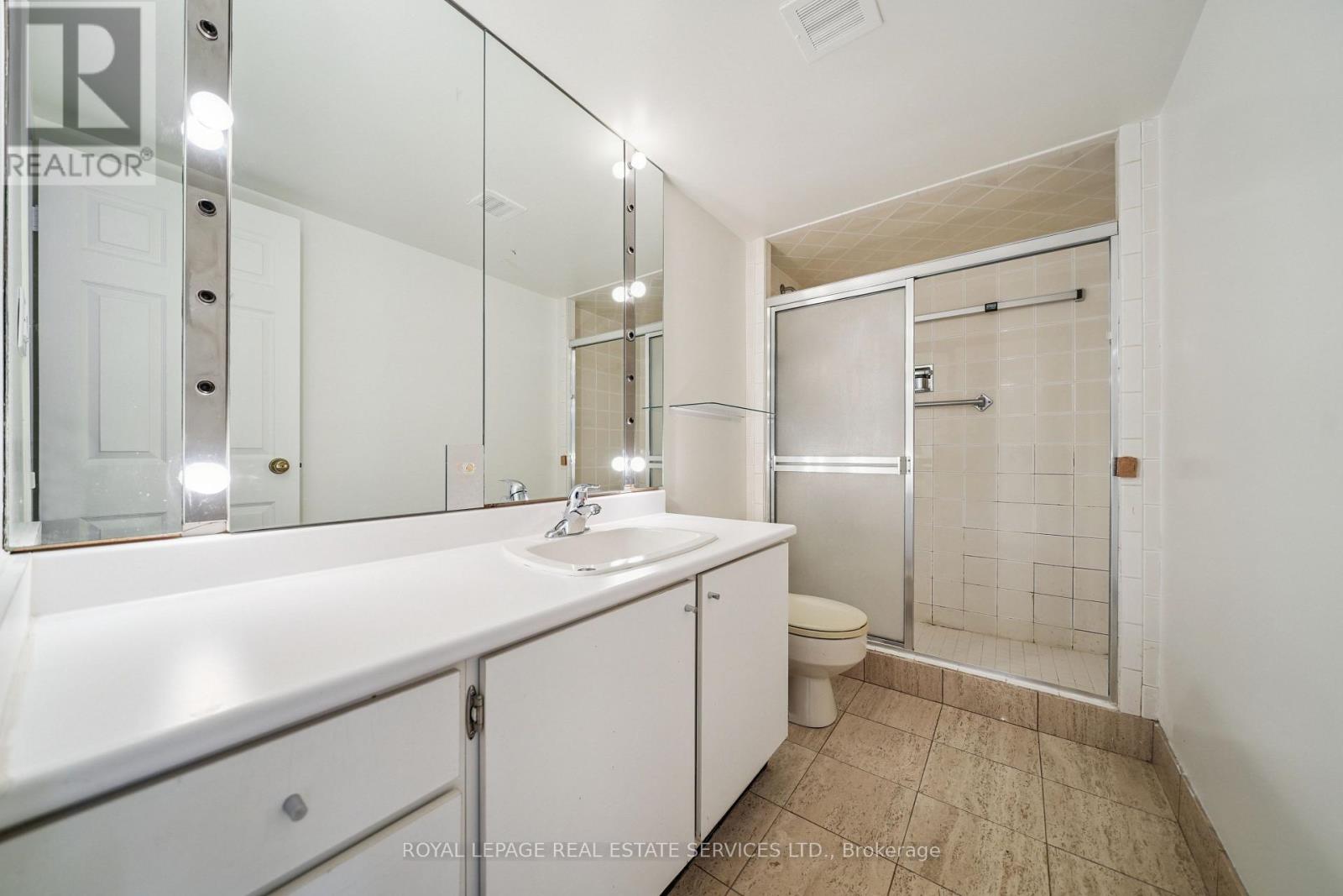 2001 - 75 Wynford Heights Crescent, Toronto, Ontario  M3C 3H9 - Photo 30 - C12765888