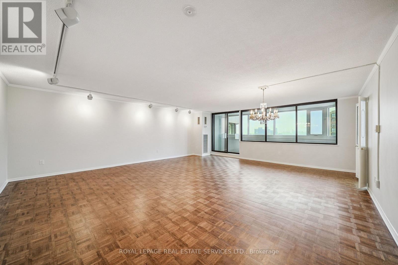 2001 - 75 Wynford Heights Crescent, Toronto, Ontario  M3C 3H9 - Photo 6 - C12765888