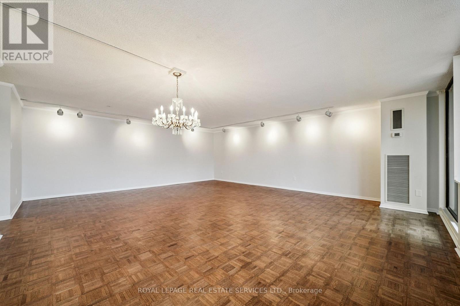 2001 - 75 Wynford Heights Crescent, Toronto, Ontario  M3C 3H9 - Photo 9 - C12765888