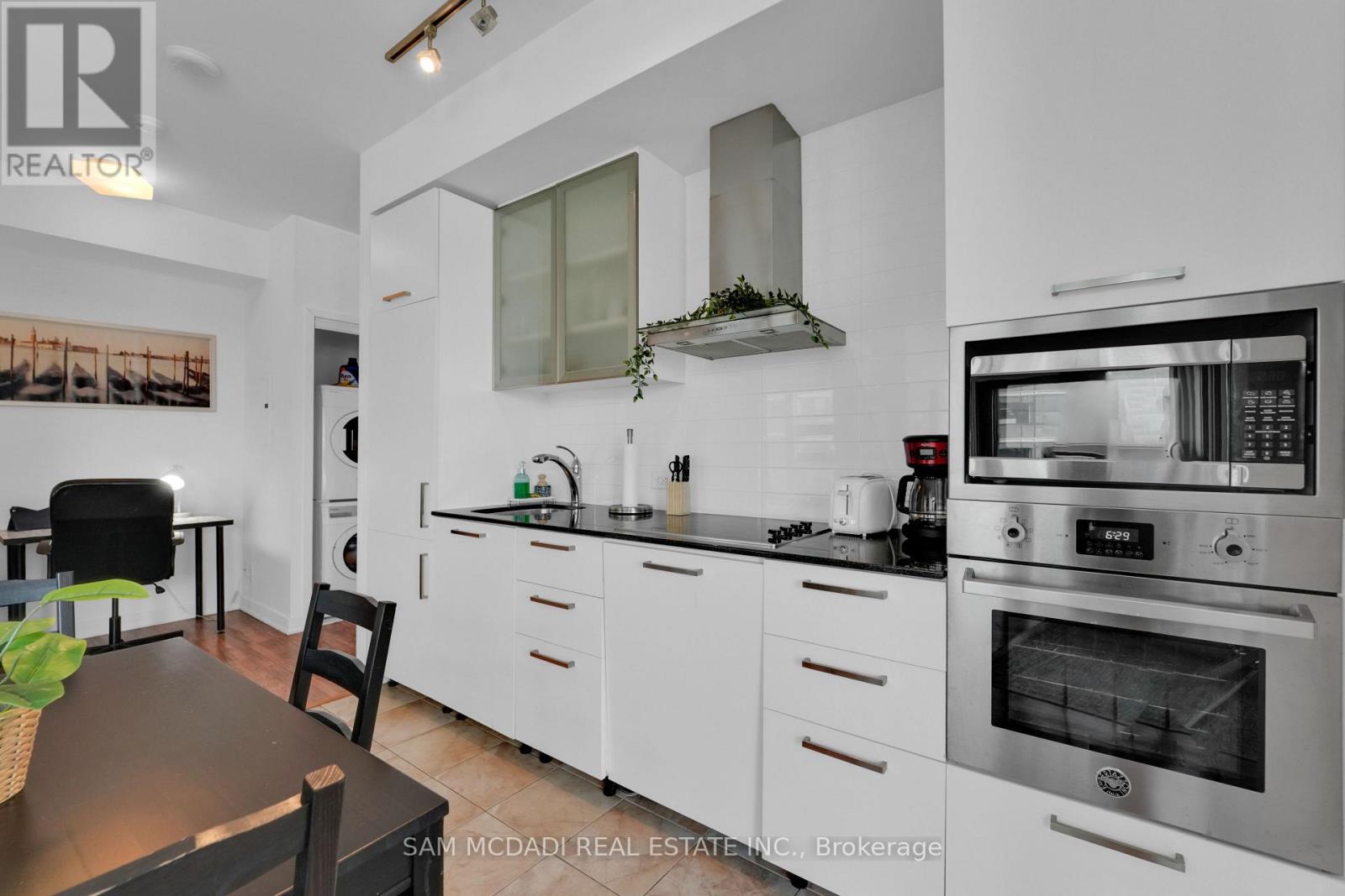 2307 - 12 York Street, Toronto, Ontario  M5J 0A9 - Photo 4 - C12765912