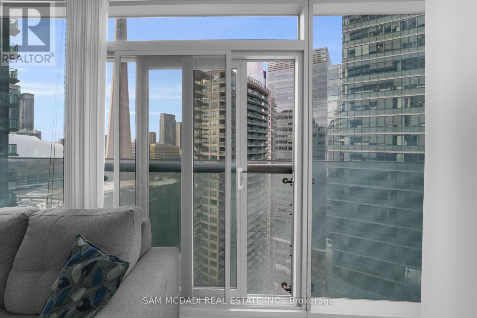 2307 - 12 York Street, Toronto, Ontario  M5J 0A9 - Photo 8 - C12765912