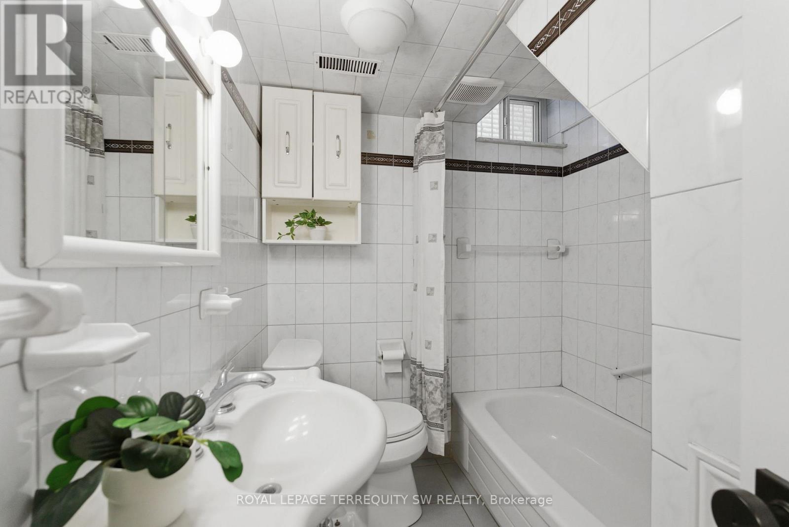 Bsmt - 497 Ossington Avenue, Toronto, Ontario  M6G 3T3 - Photo 17 - C12765932
