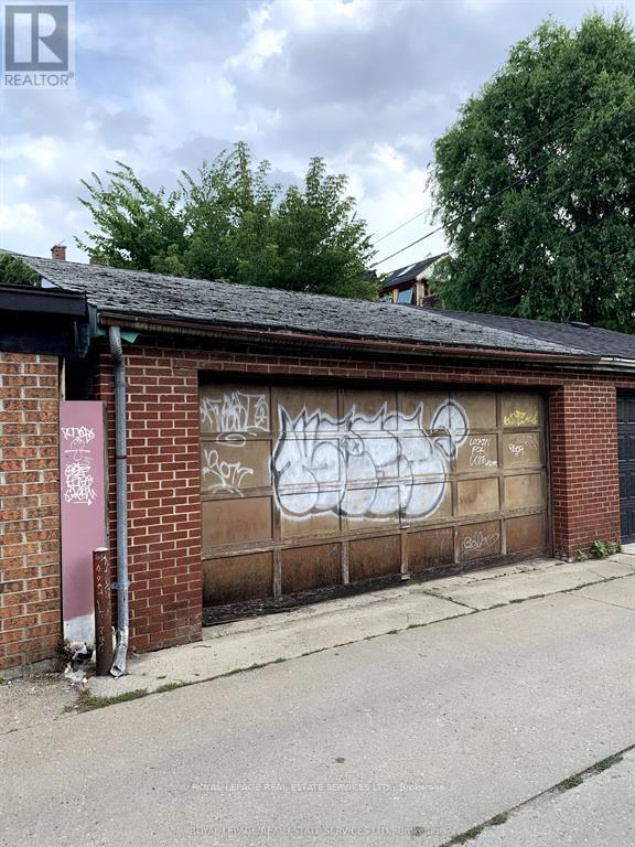 464 Euclid Avenue, Toronto, Ontario  M6G 2S9 - Photo 5 - C12765972