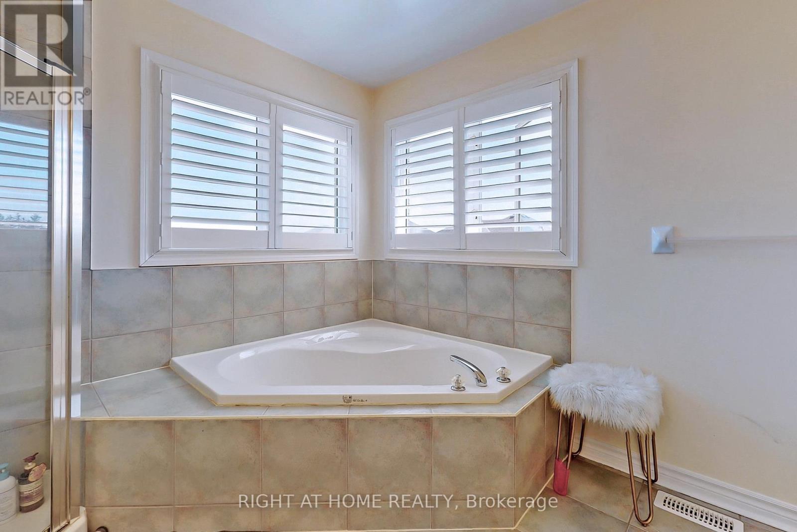 861 Strouds Lane, Pickering, Ontario  L1V 7G1 - Photo 29 - E12765870