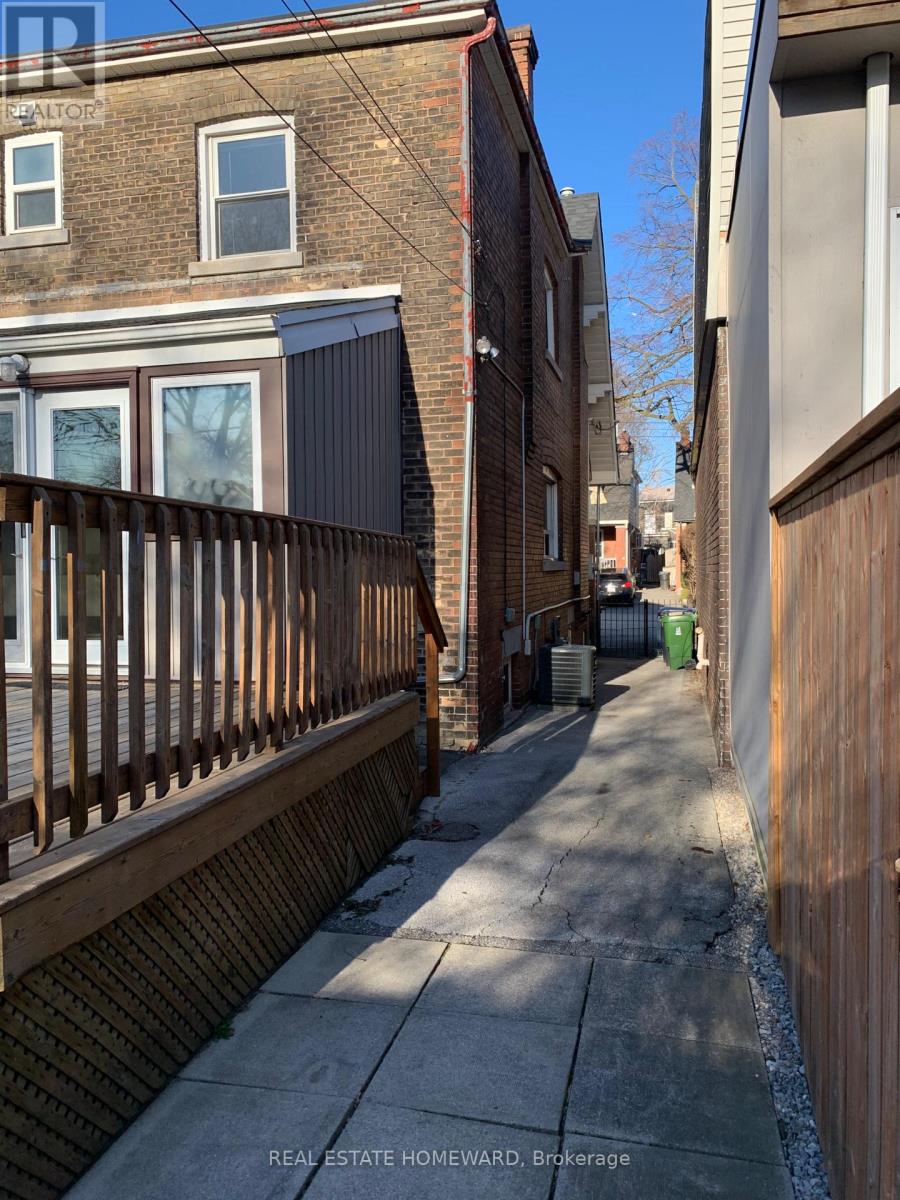 46 Kent Road, Toronto, Ontario  M4L 2X5 - Photo 23 - E12765904